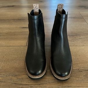 Dolce Vita Huey H2O Boots size 6